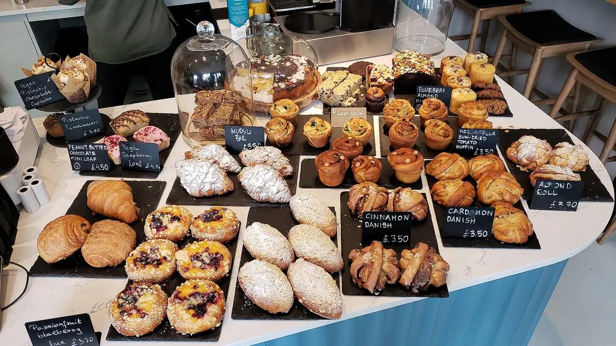 Peck & Strong – bakery in Crediton town centre